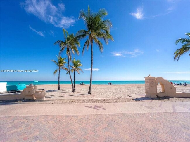 Building Photo - 809 S Ocean Dr