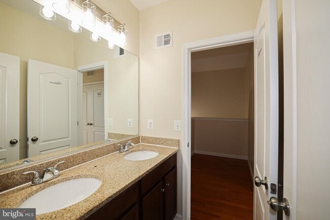 Building Photo - 42309 San Juan Terrace