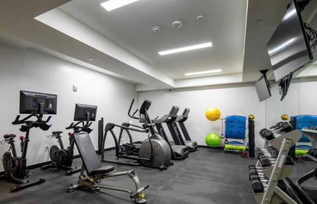 Building Photo - 190 Academy St