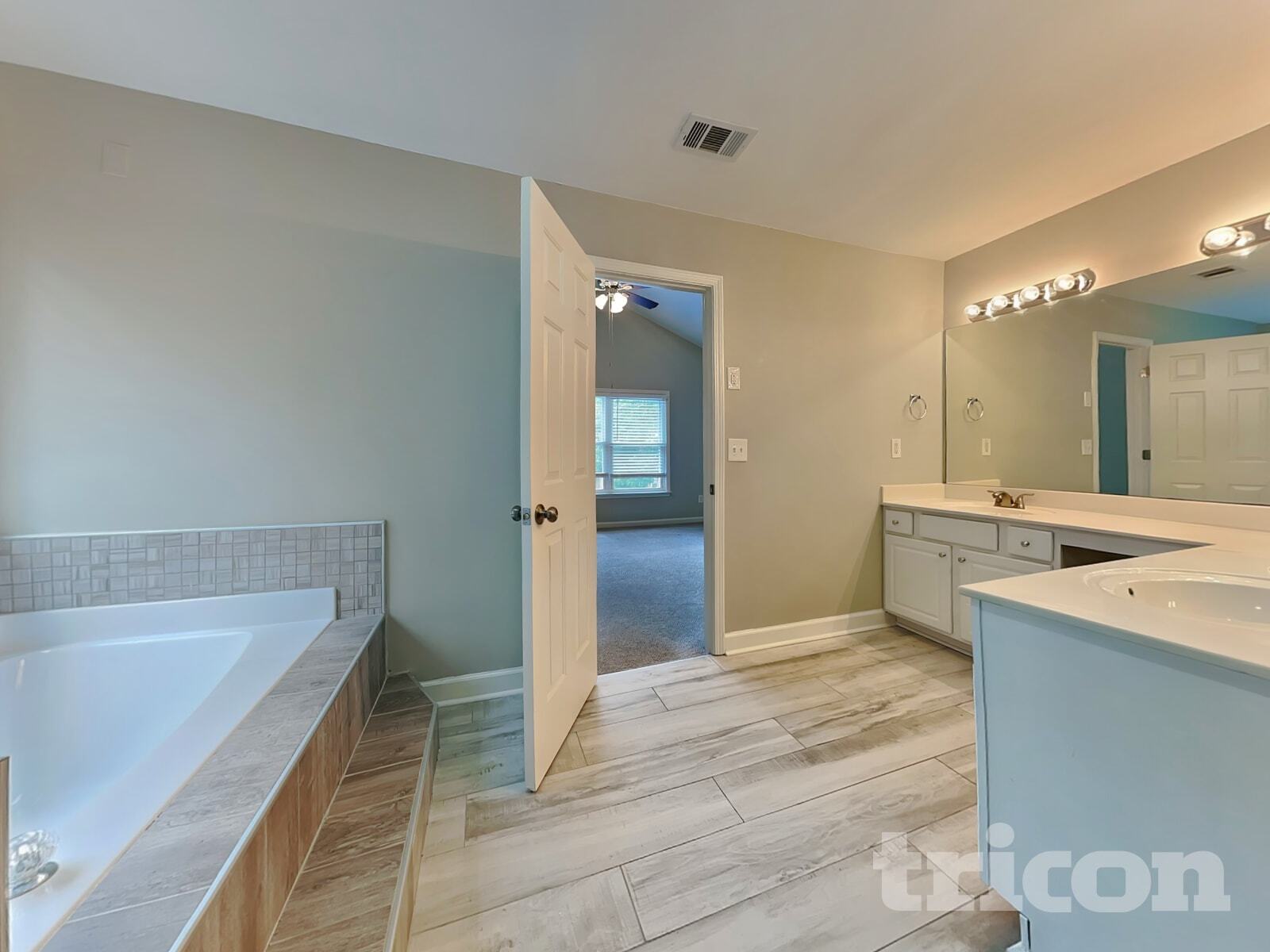 Building Photo - 2098 Clearvista Dr NW