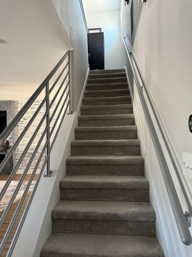 Building Photo - 3948 Ella Dr