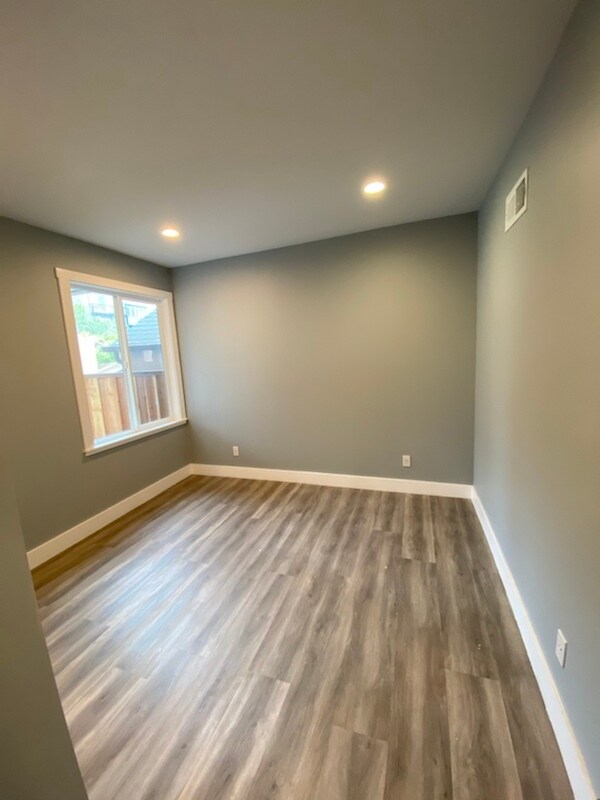 Building Photo - 265 Flournoy St