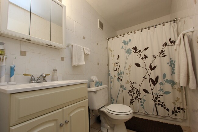 Building Photo - 2610 Quarry St