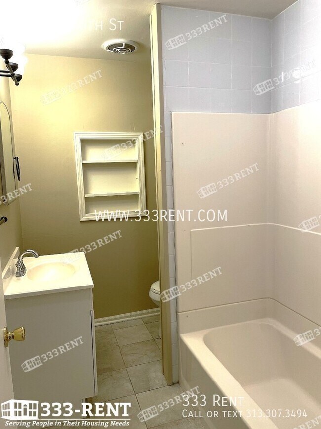 Building Photo - 5212 W 76th St