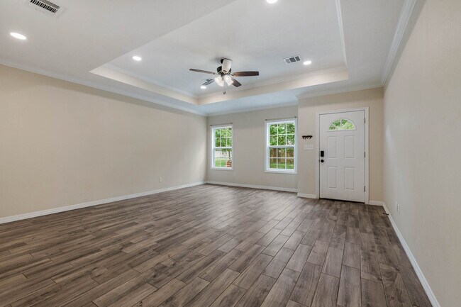 Building Photo - 1328 Baker Ave