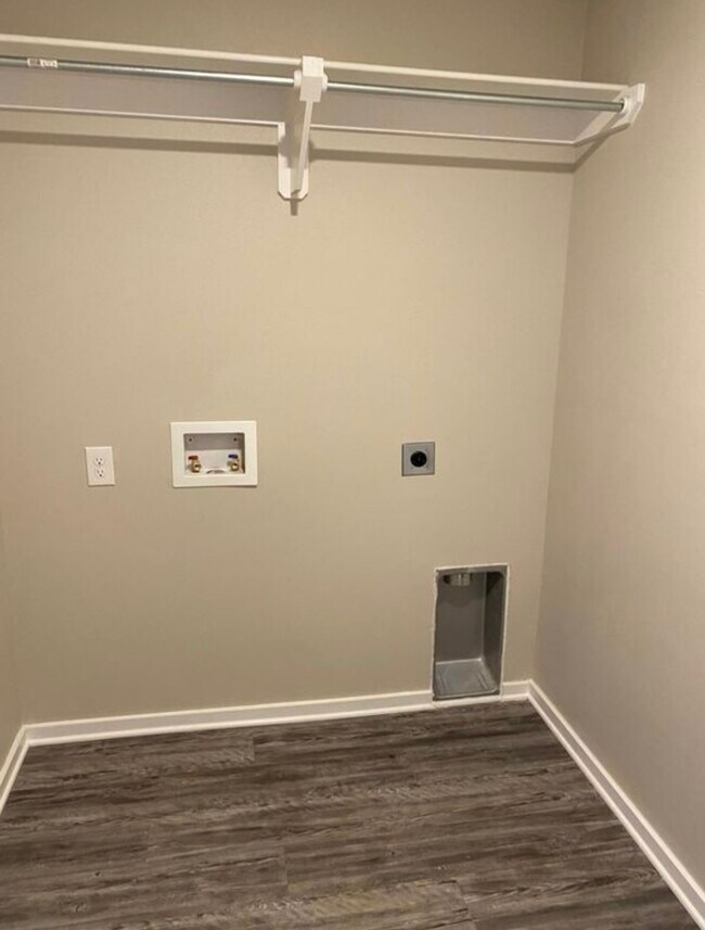 Building Photo - 3105 Urbana Pl
