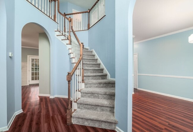 Building Photo - Your Modern West Ashley Retreat!