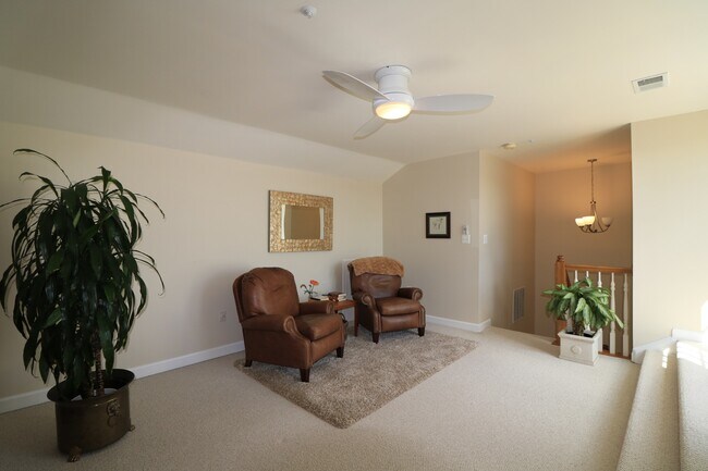 Building Photo - "Coming Soon" Luxury 4 Level Picturesque T...