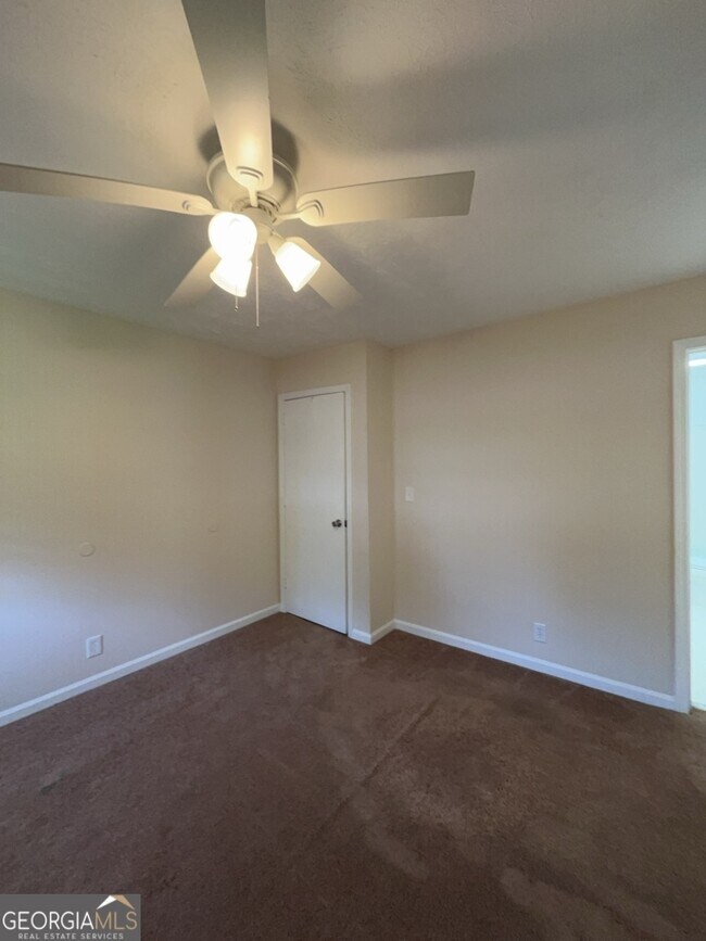 Building Photo - 1430 High Meadow Dr