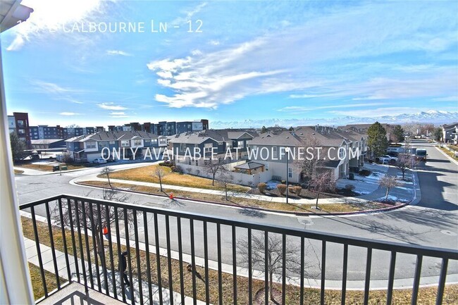 Building Photo - Stunning 3 Bed Sandy Condo! No Deposit Opt...