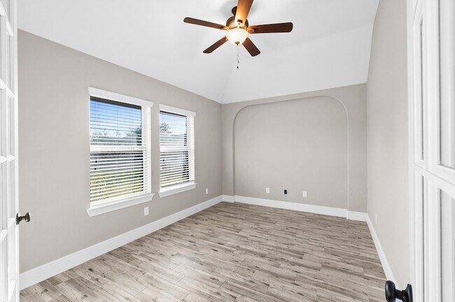 Building Photo - 9707 Highland Pointe Dr