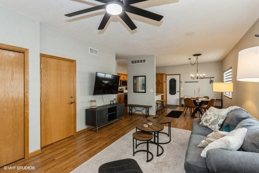 Living Room - 2762 Irving Ave