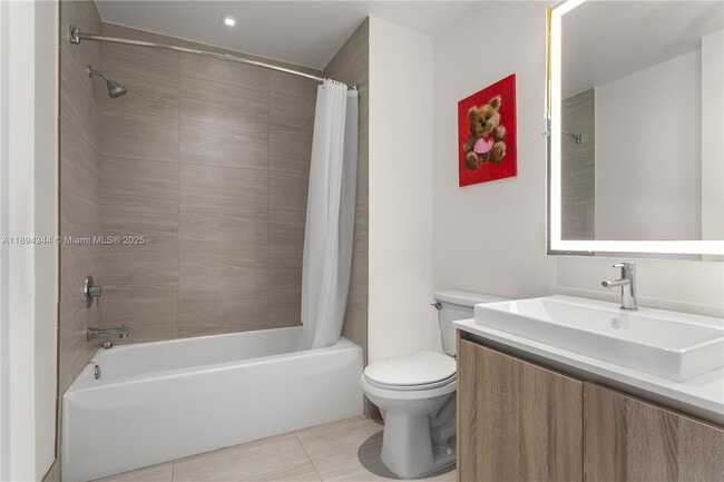 Building Photo - 2960 NE 207th St