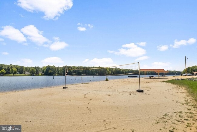 Building Photo - 686 Lake Caroline Dr