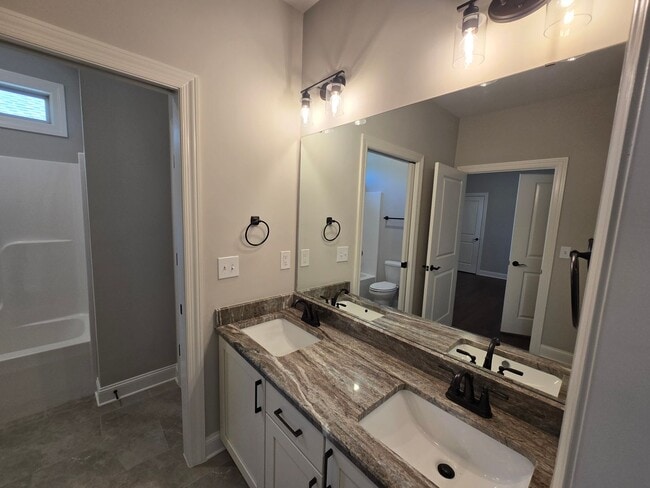 Building Photo - Gorgeous 3 Bedroom, 3 Bath Home Built in 2021- Madison, Alabama