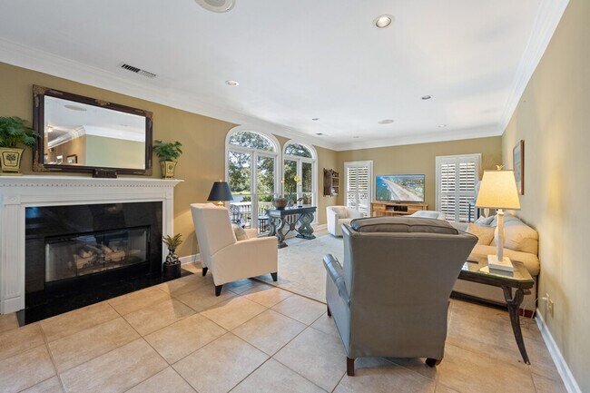 Building Photo - 127 Marsh Lake Dr