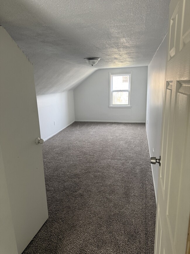 Building Photo - 506 8th St