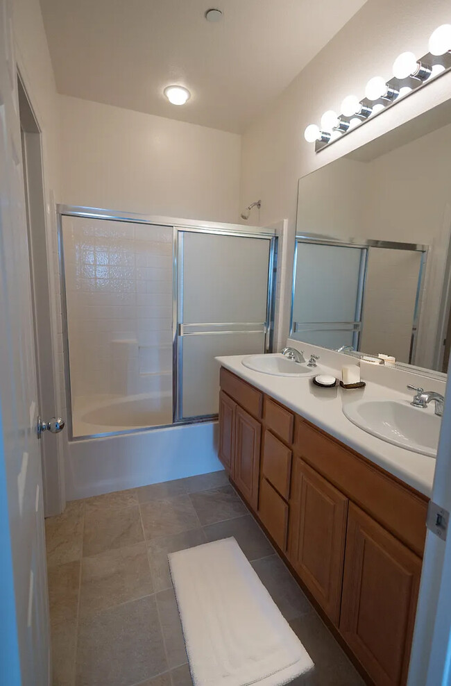 primary bathroom - 948 Bolex Way