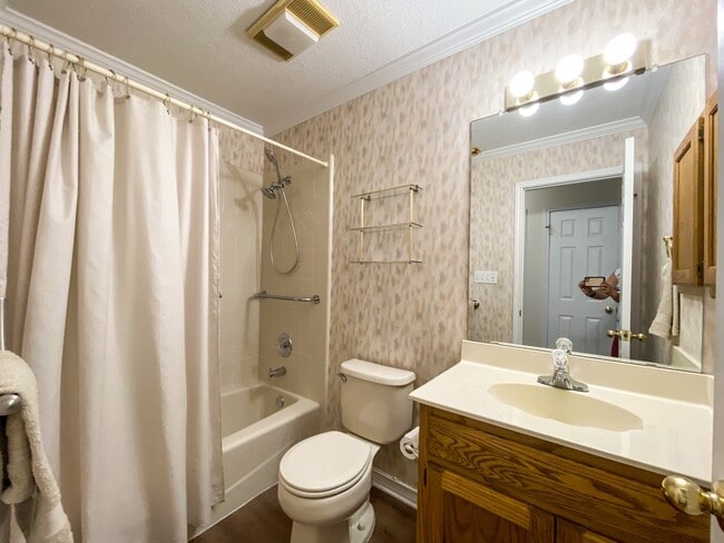 Building Photo - 1663 Lantana Cir