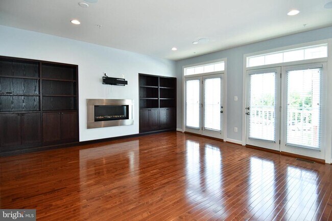 Building Photo - 409 Hydrangea Place