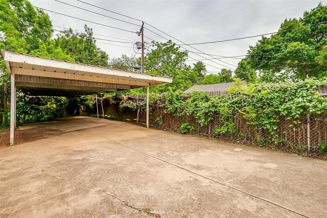 Building Photo - 3217 Lubbock Ave