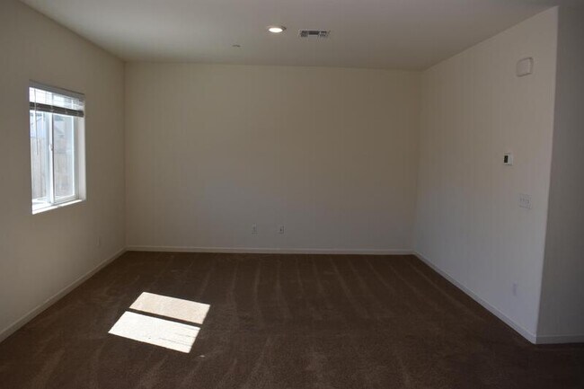 Building Photo - 4238 Freemark Ave