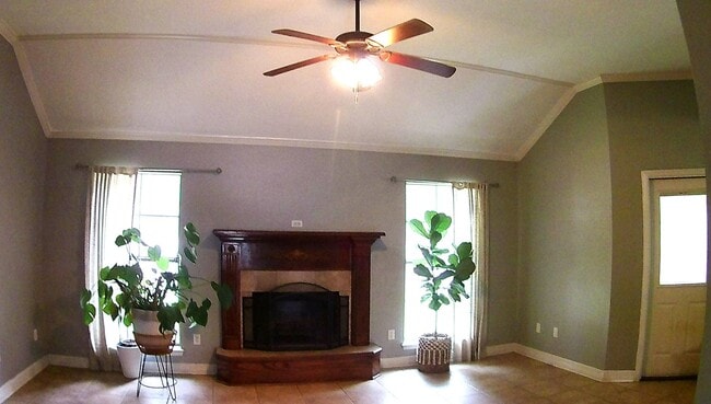 Building Photo - 708 Quiet Cove Cir