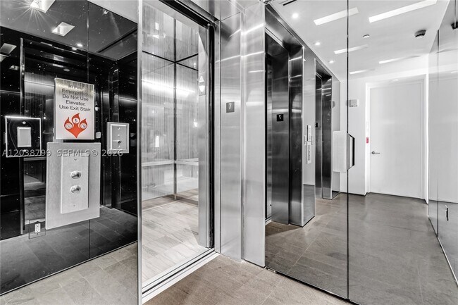 Building Photo - 120 Ocean 700
