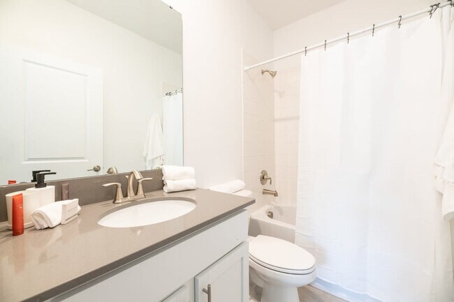 Building Photo - 4246 Paragraph Dr