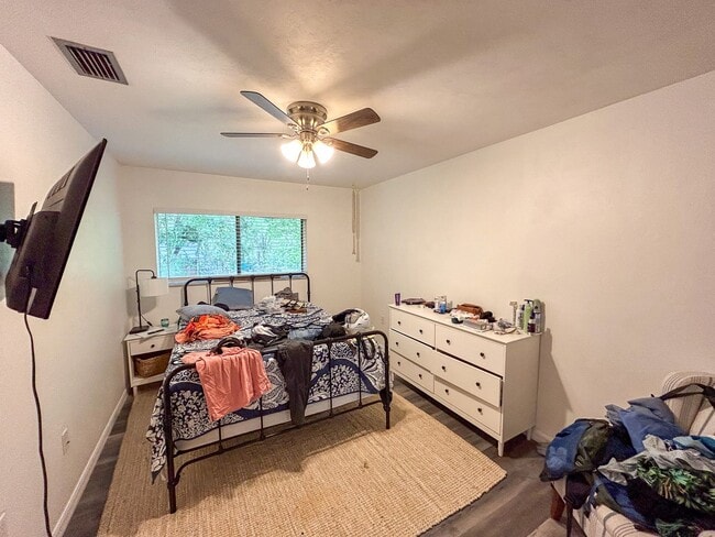 Building Photo - 1038 SW 6th Dr