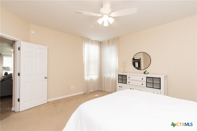 Building Photo - 421 Shadow Point