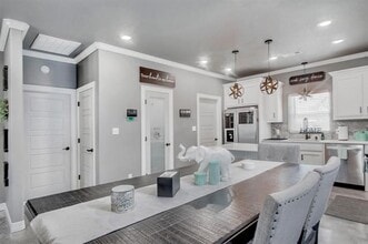 Building Photo - 1018 Chase St