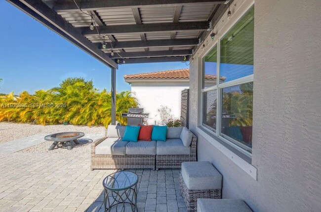 Building Photo - 8175 NW Greenbank Cir