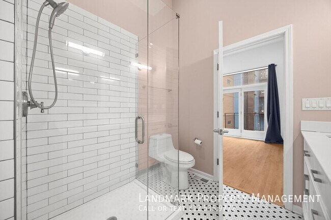 Building Photo - 1755 N Artesian Ave