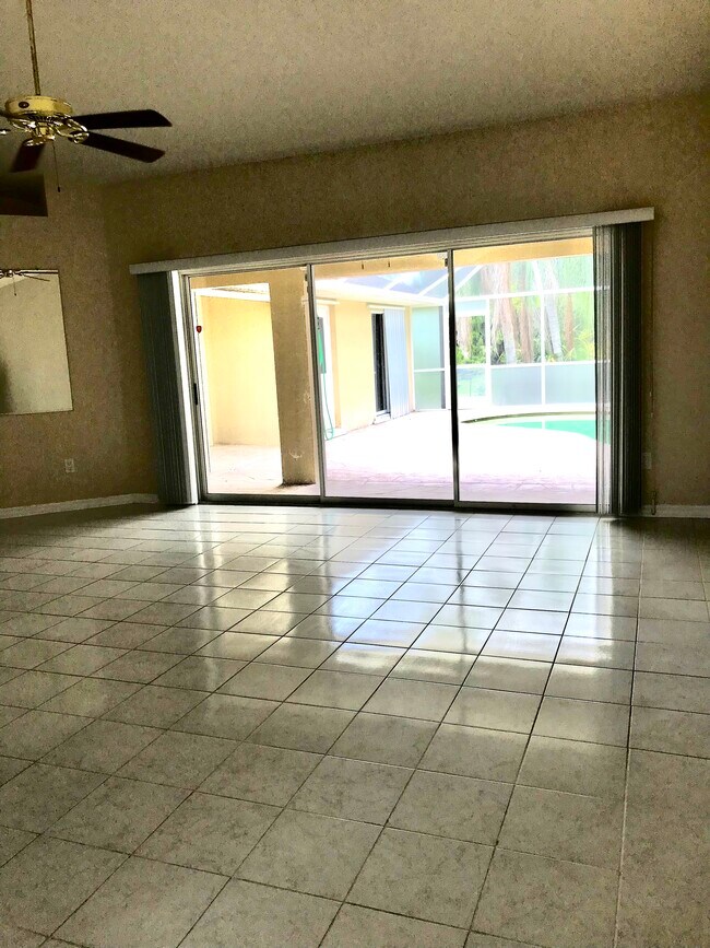 Building Photo - 1491 Oriel Ct