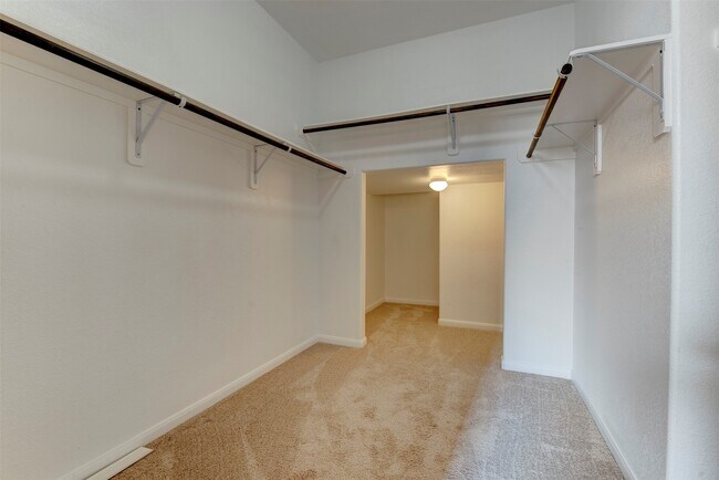 Building Photo - 9722 Victoria Rose Ln
