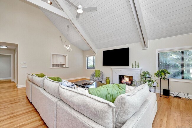 Building Photo - 193 Bayfield Ln