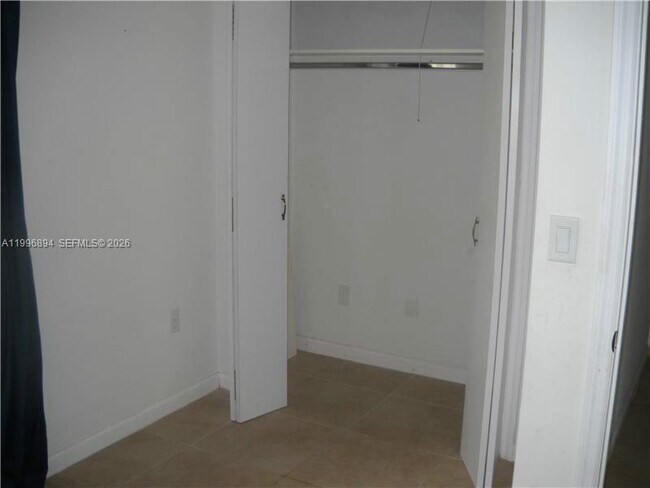 Building Photo - 1040-1092 92nd St