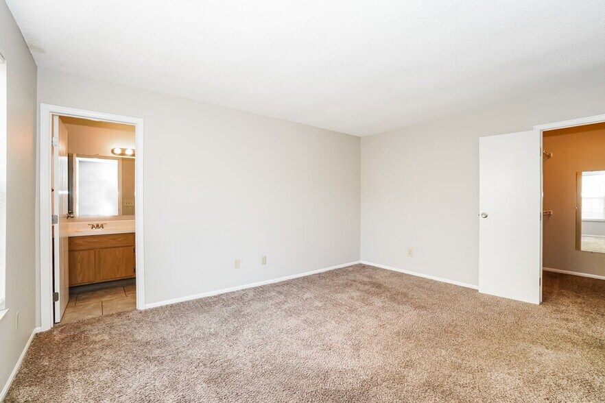 Building Photo - 5975 Cape Coral Ln