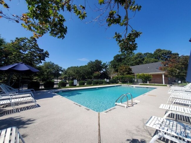 Building Photo - 5006 Carleton Dr