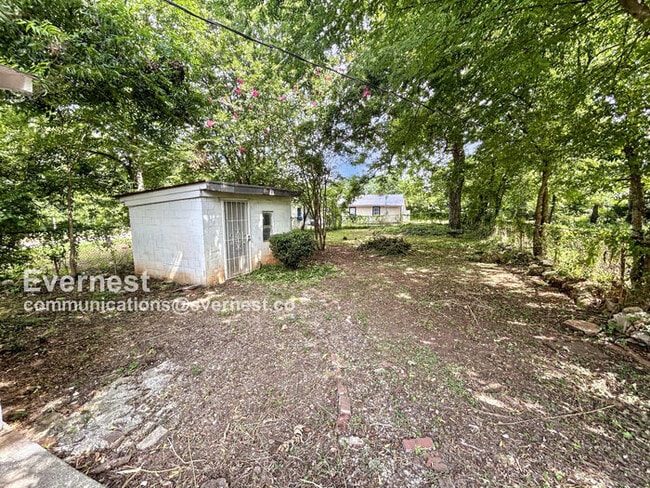 Building Photo - 2028 Powderly Ave SW