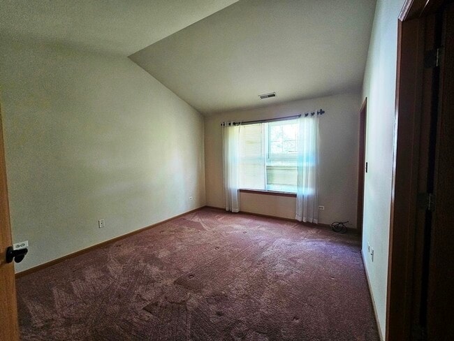 Building Photo - 2944 White Thorn Cir