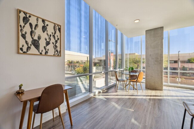 Building Photo - 222 E Jefferson St