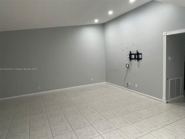 Building Photo - 980 NW 79th Terrace