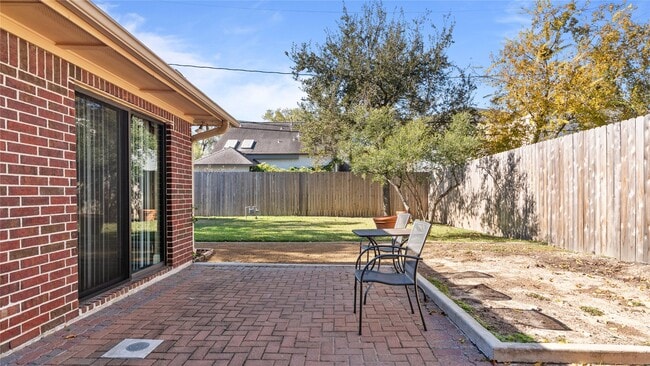 Building Photo - 1017 Howard Ln