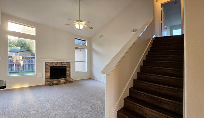 Building Photo - 2202 Cherry Hill Ct