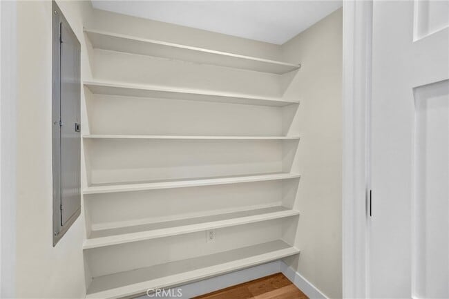 Building Photo - 1343 1/2 Seward Street Unit