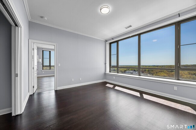 Building Photo - 100 Parrott Drive