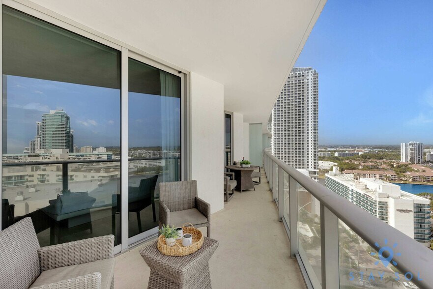 Building Photo - 4111 S Ocean Dr