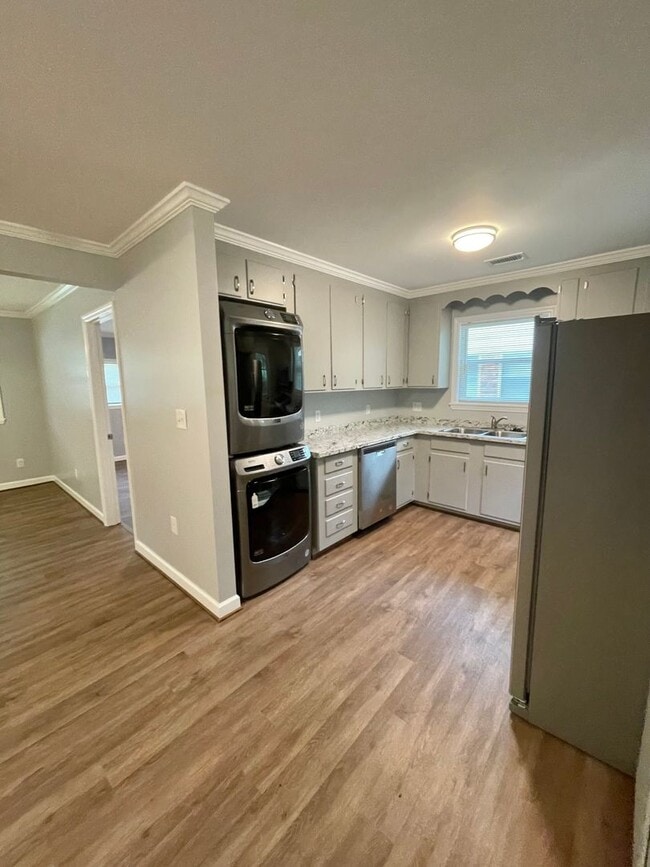 Building Photo - For Rent – Beautifully Renovated 3 Bedroom, 2 Bathroom Home